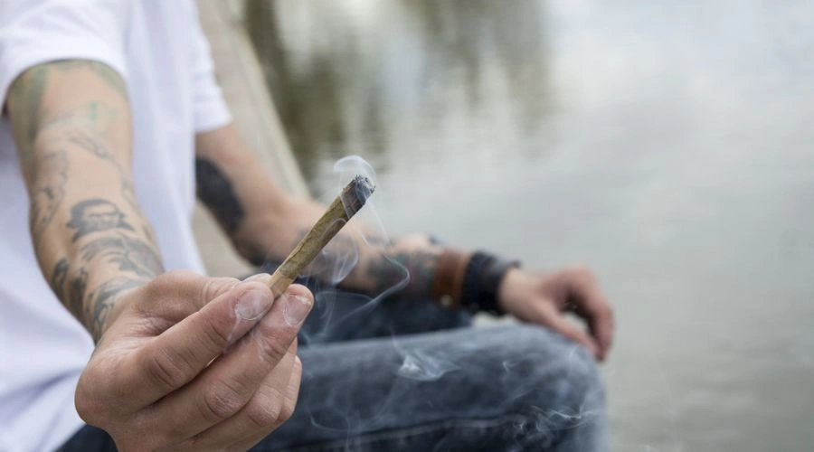 Why Do I Shake When I Smoke Weed - Ingrained Recovery