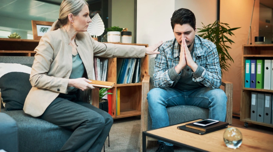 Image of a man with a therapist participating in inpatient DUI rehab