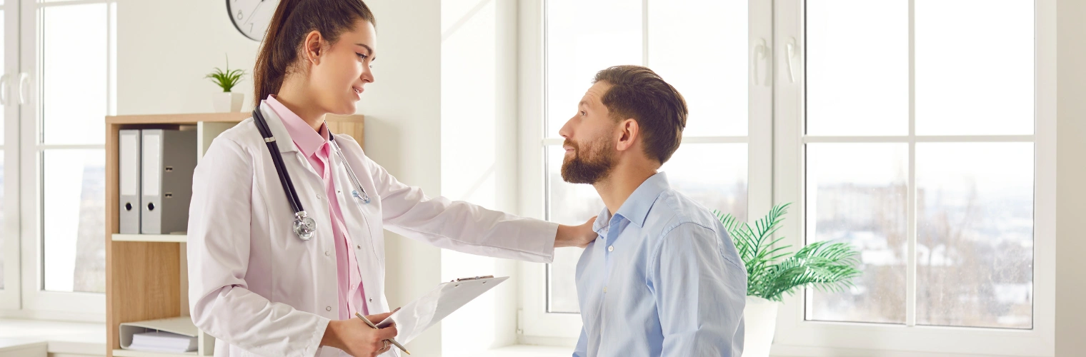 Image of a doctor explaining opioid dosage and pain management options to a patient Image of a doctor explaining opioid dosage and pain management options to a patient